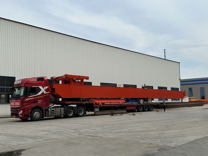 重慶某公司采購我公司一臺新式雙梁通用橋式起重機。