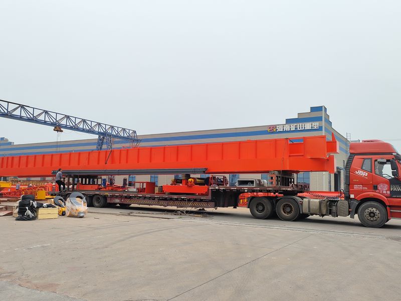 通用橋式起重機 QDXX32/5t—27.7m 制作完成，發往陜西省銅川市交付客戶使用。