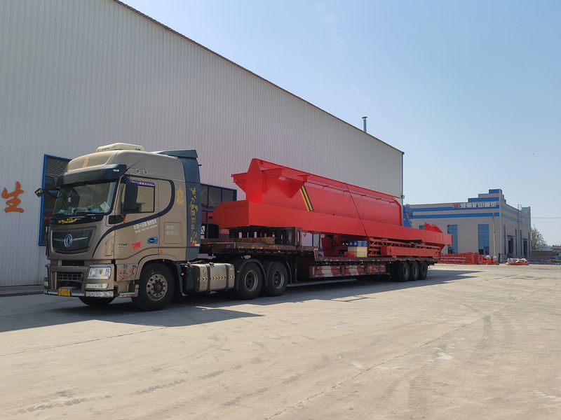 電動(dòng)葫蘆門式起重機(jī) MHxh16t—32m 制作完成，發(fā)往新疆交付客戶使用。